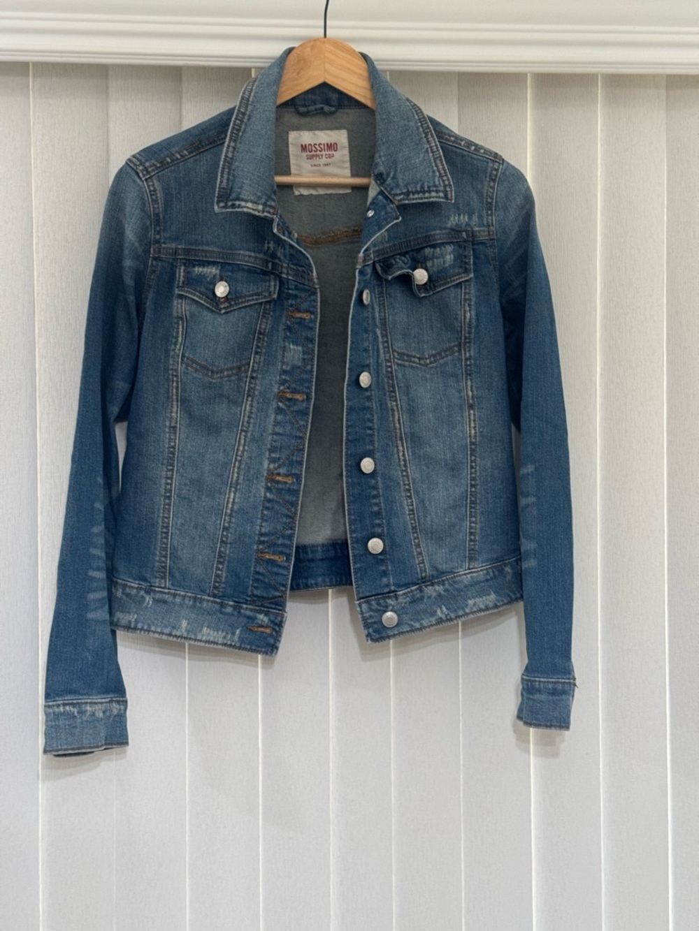 Mossimo Supply Co. Vintage-Style Light Blue Denim Jacket - medium